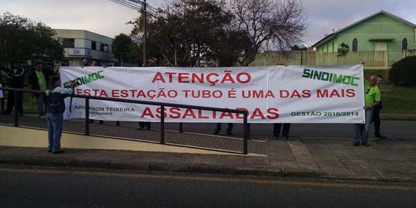 Manifestação de motoristas e cobradores na estalão Vila São Pedro, no ano passado