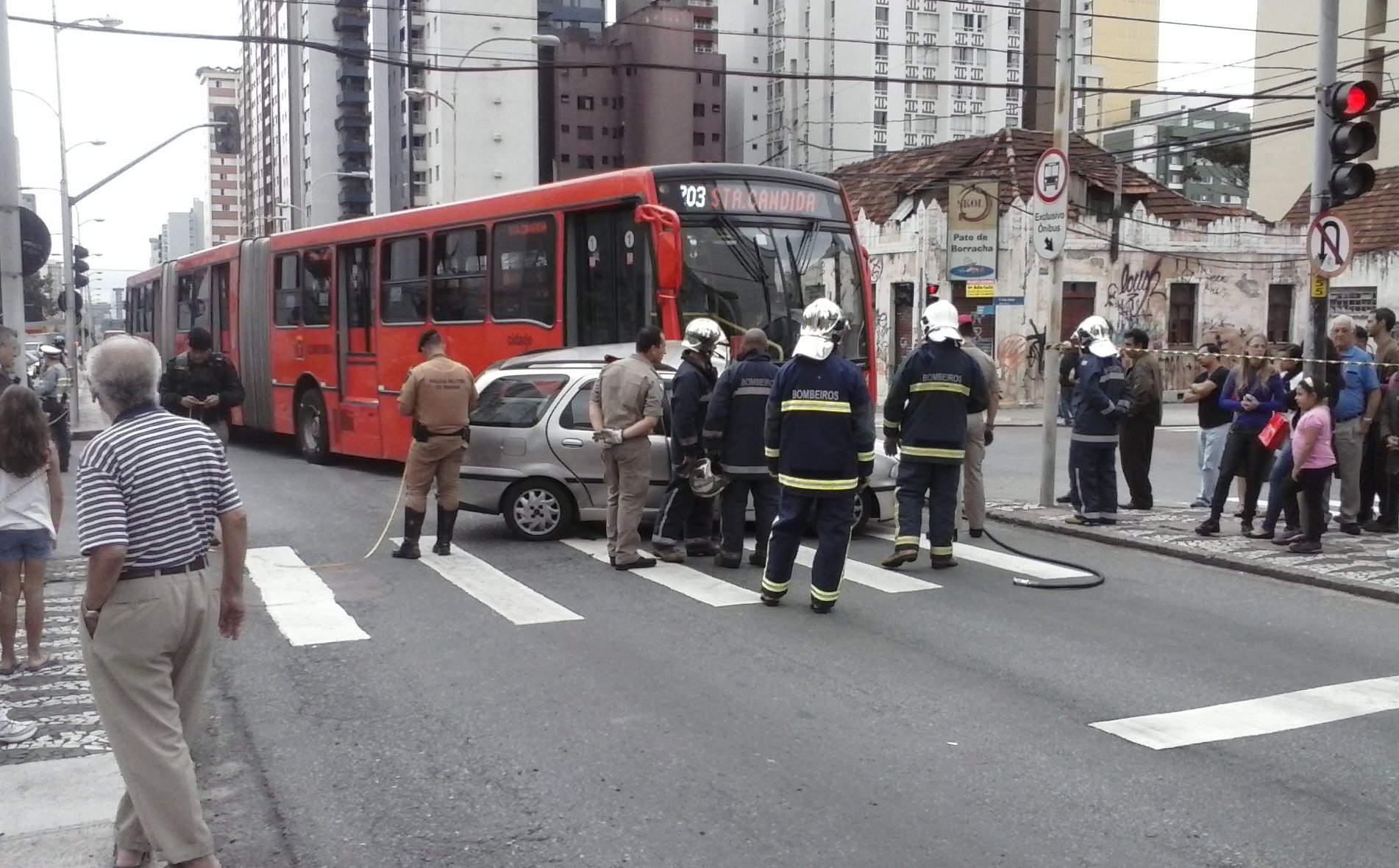 DAT atende a mais um trabalhador envolvido em acidente no centro de Curitiba
