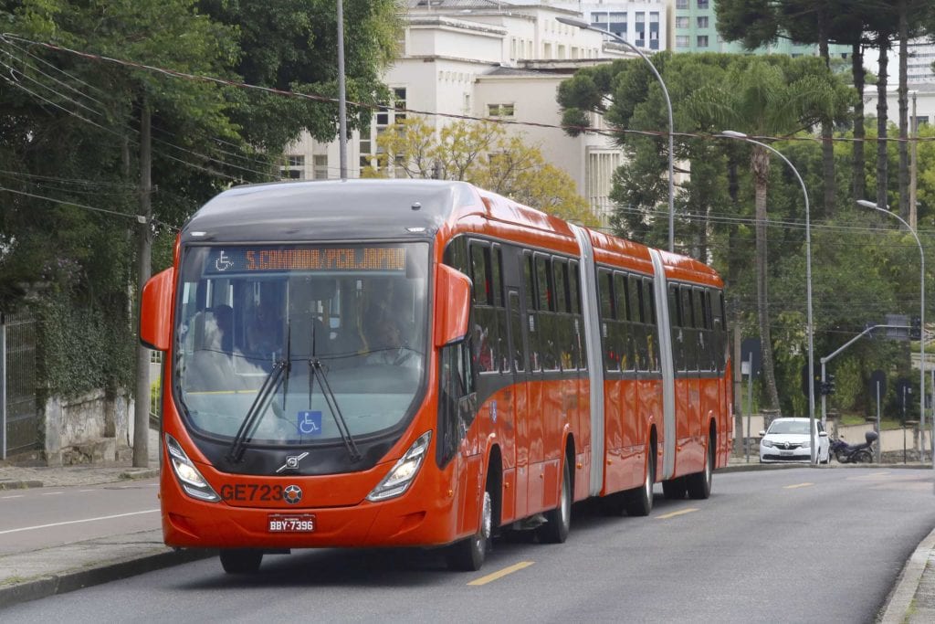 Justiça reconhece obrigação da Comec em autuar empresas em casos de superlotação nos ônibus da RMC