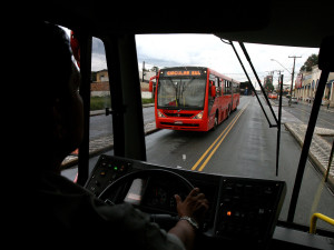 Comissão da Câmara aprova implantação de ‘botão do pânico’ nos ônibus de Curitiba
