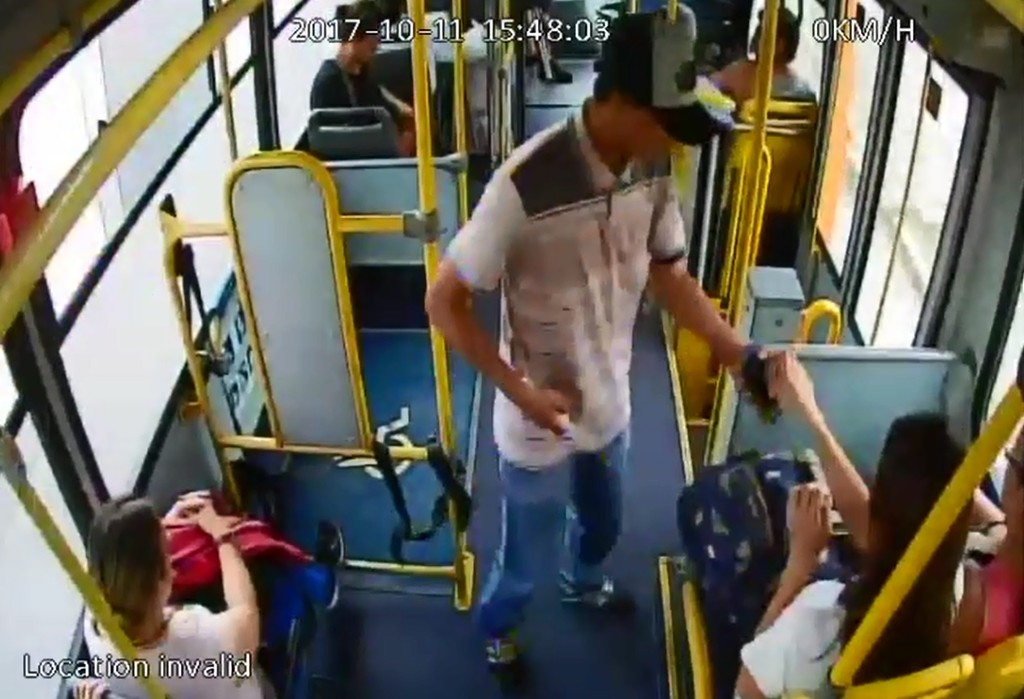 Em teste, câmera flagra pela primeira vez arrastão em ônibus em Curitiba