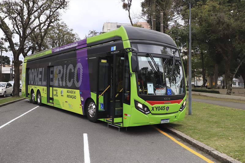 Presidente do SINDIMOC, Anderson Teixeira, alerta sobre os riscos na aquisição de ônibus elétricos em Curitiba